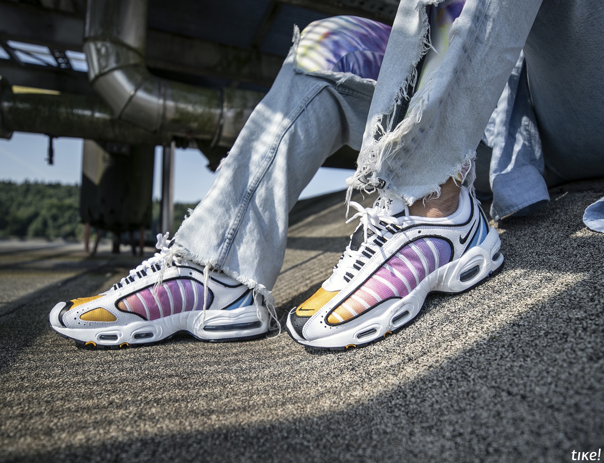 NIKE AIR MAX TAILWIND