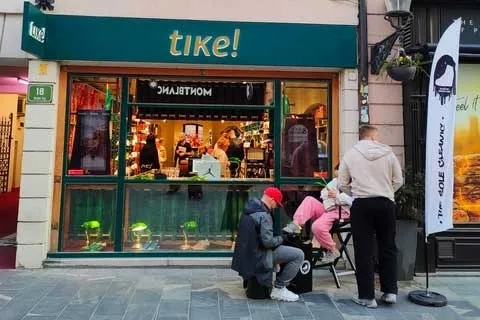 Dan žena v Tike!