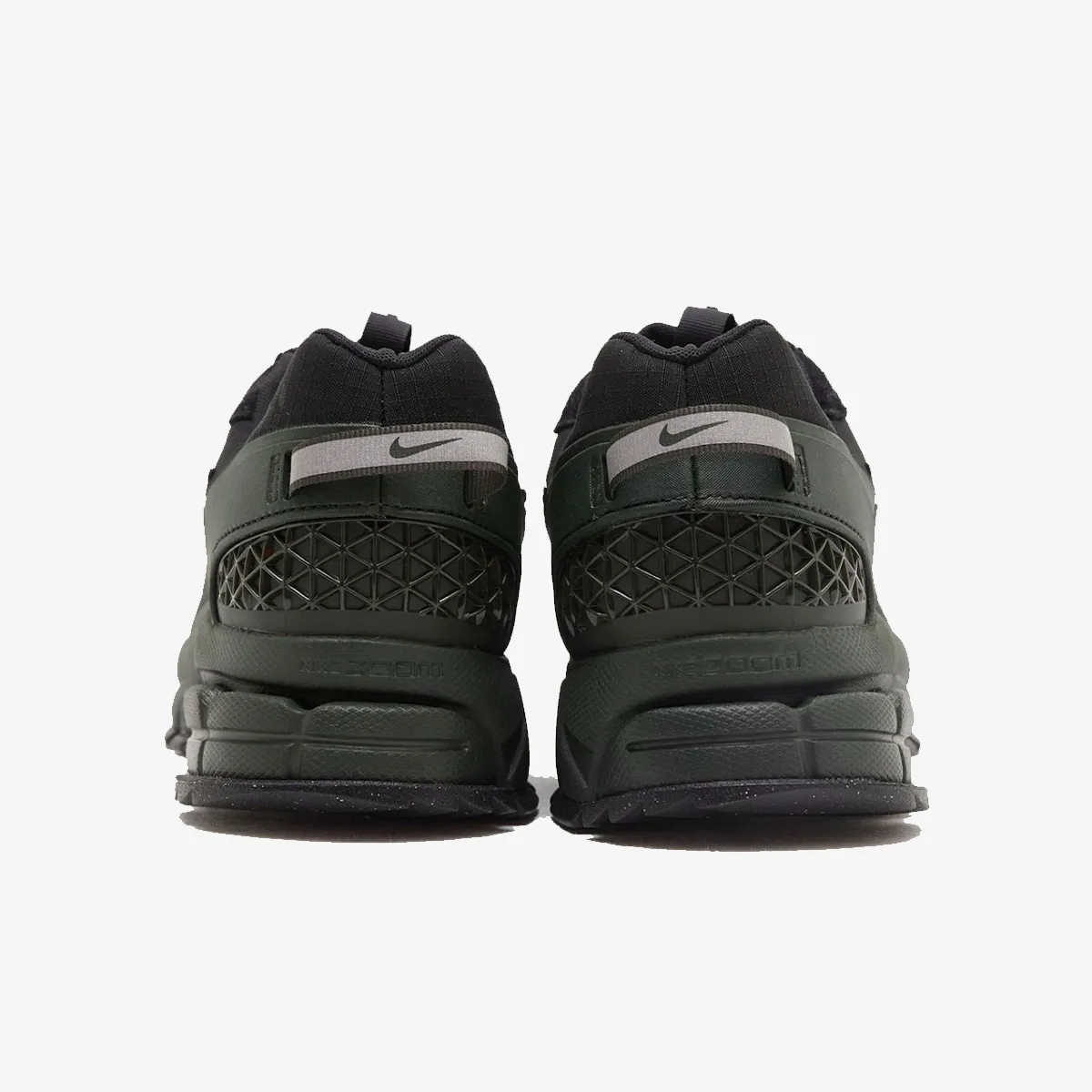 NIKE ZOOM VOMERO ROAM 