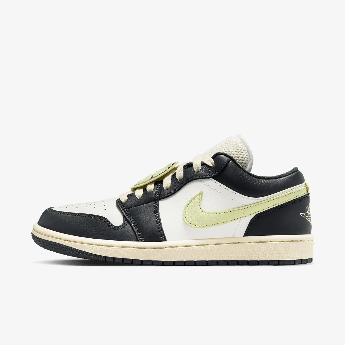 WMNS AIR JORDAN 1 LOW SE V2 