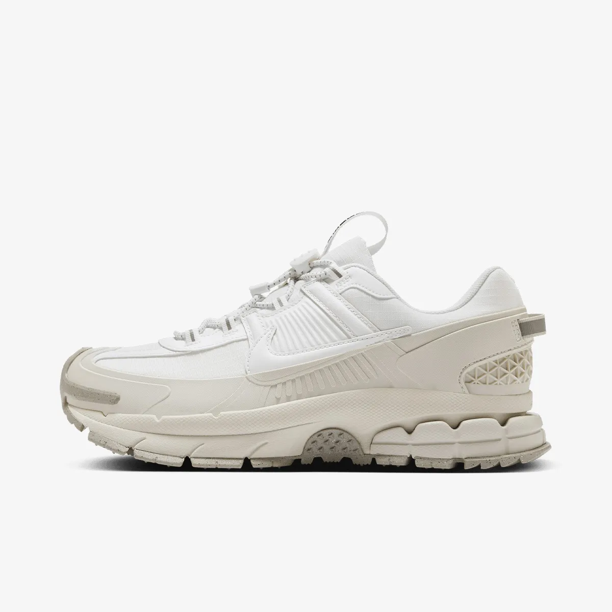 NIKE ZOOM VOMERO ROAM 