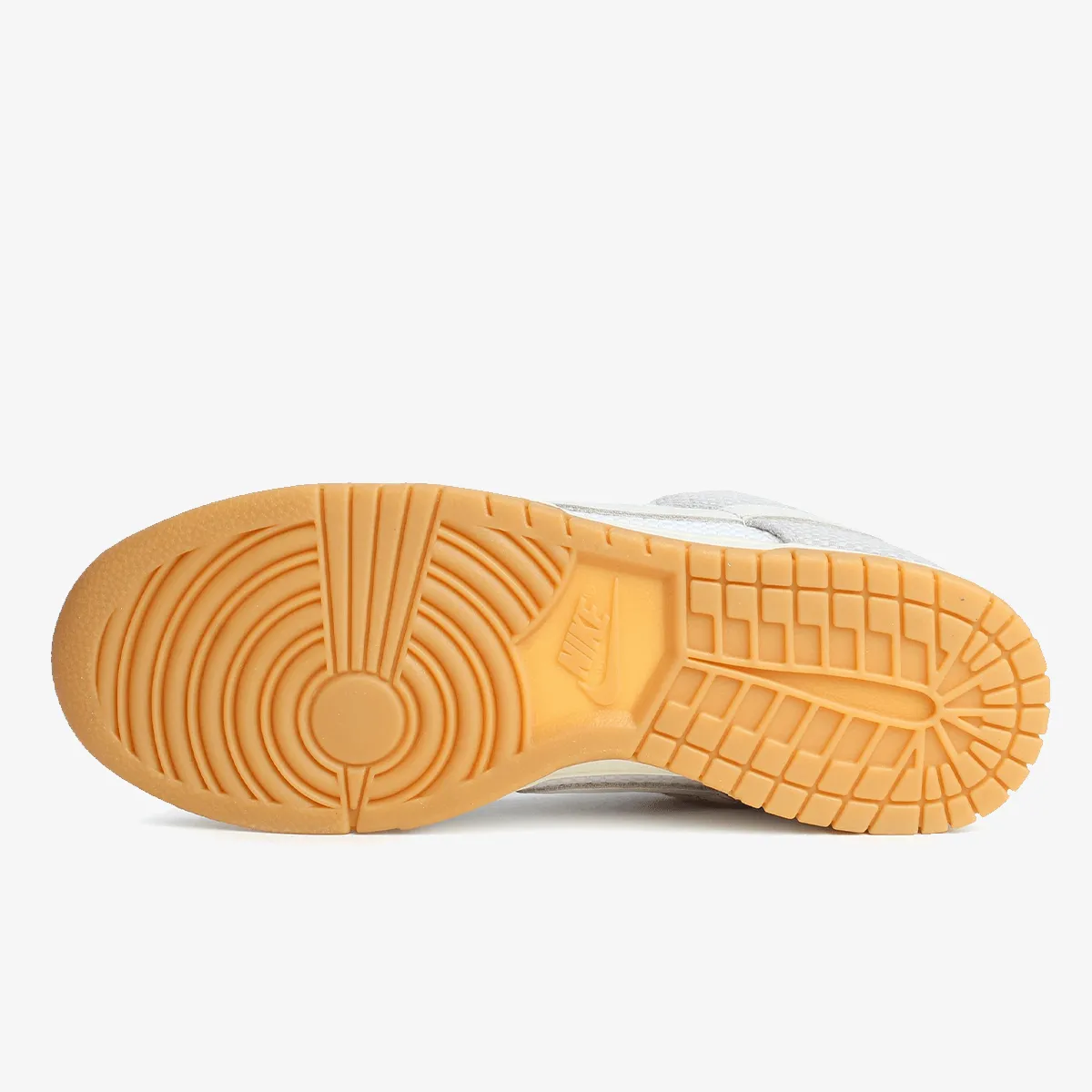 NIKE DUNK LOW RETRO SE STYLE 