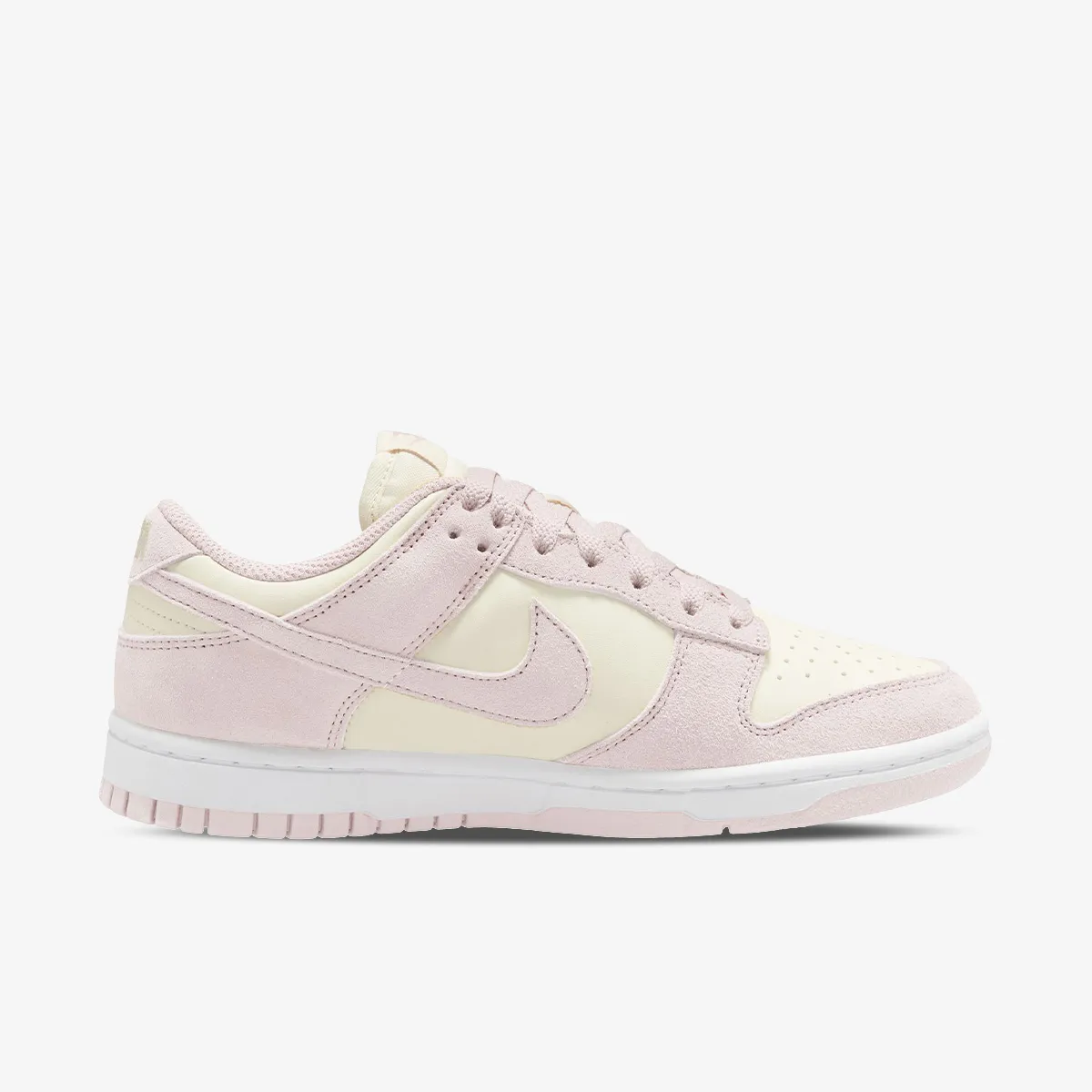 WMNS NIKE DUNK LOW SE 