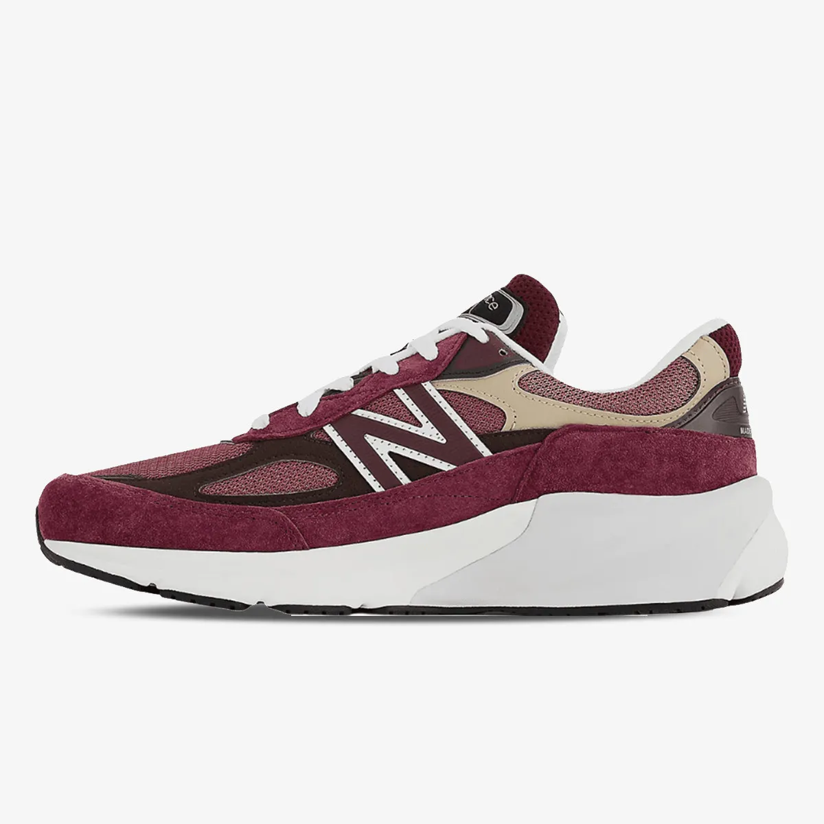 990 