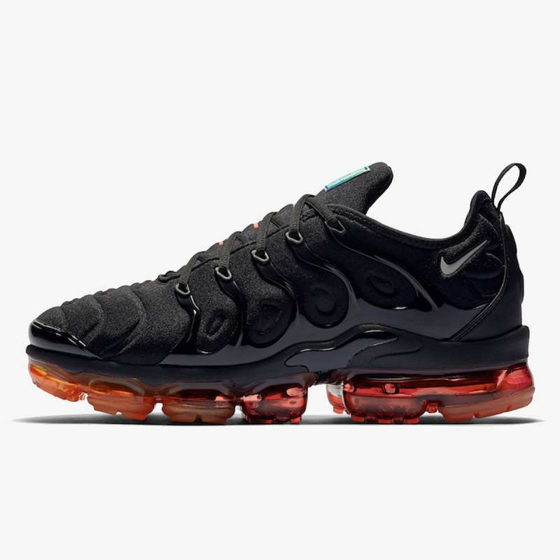 NIKE AIR VAPORMAX PLUS Tike.si