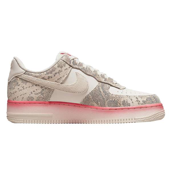 WMNS AIR FORCE 1 '07 LV8 OF1 