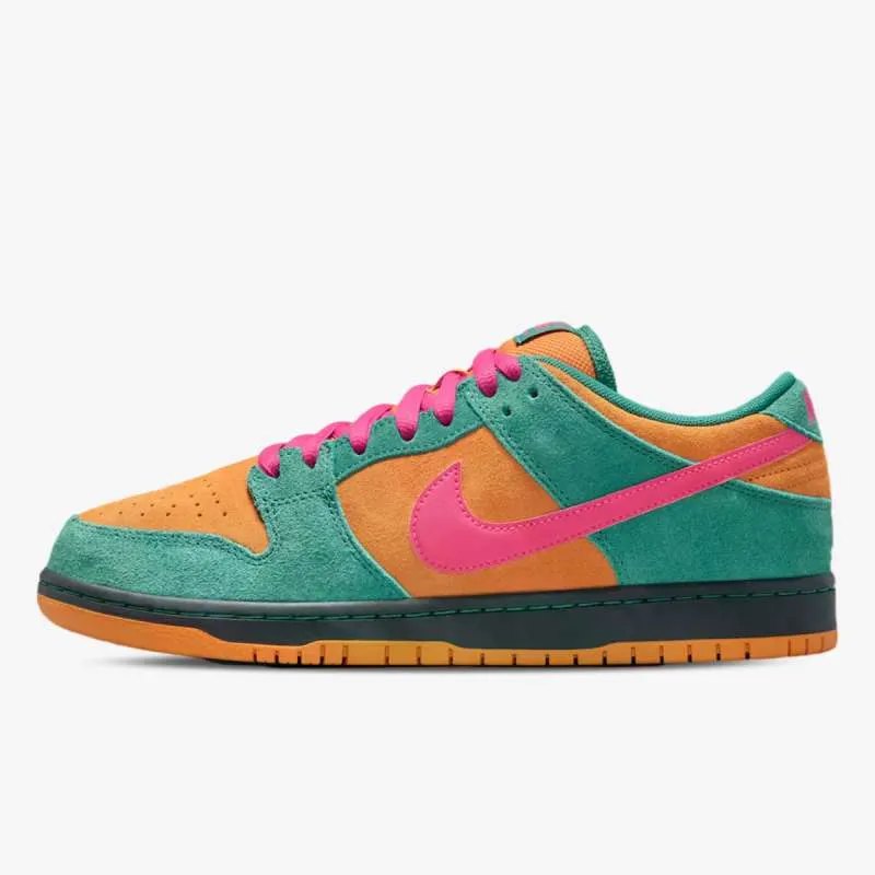 NIKE SB DUNK LOW PRO